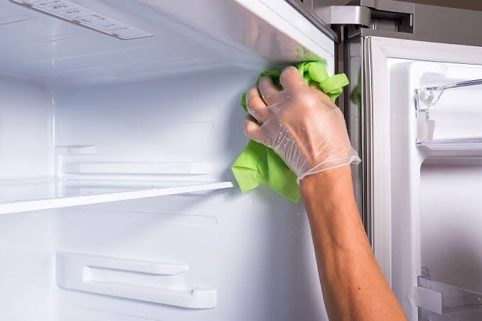 Spotless refrigerator shelves and drawers